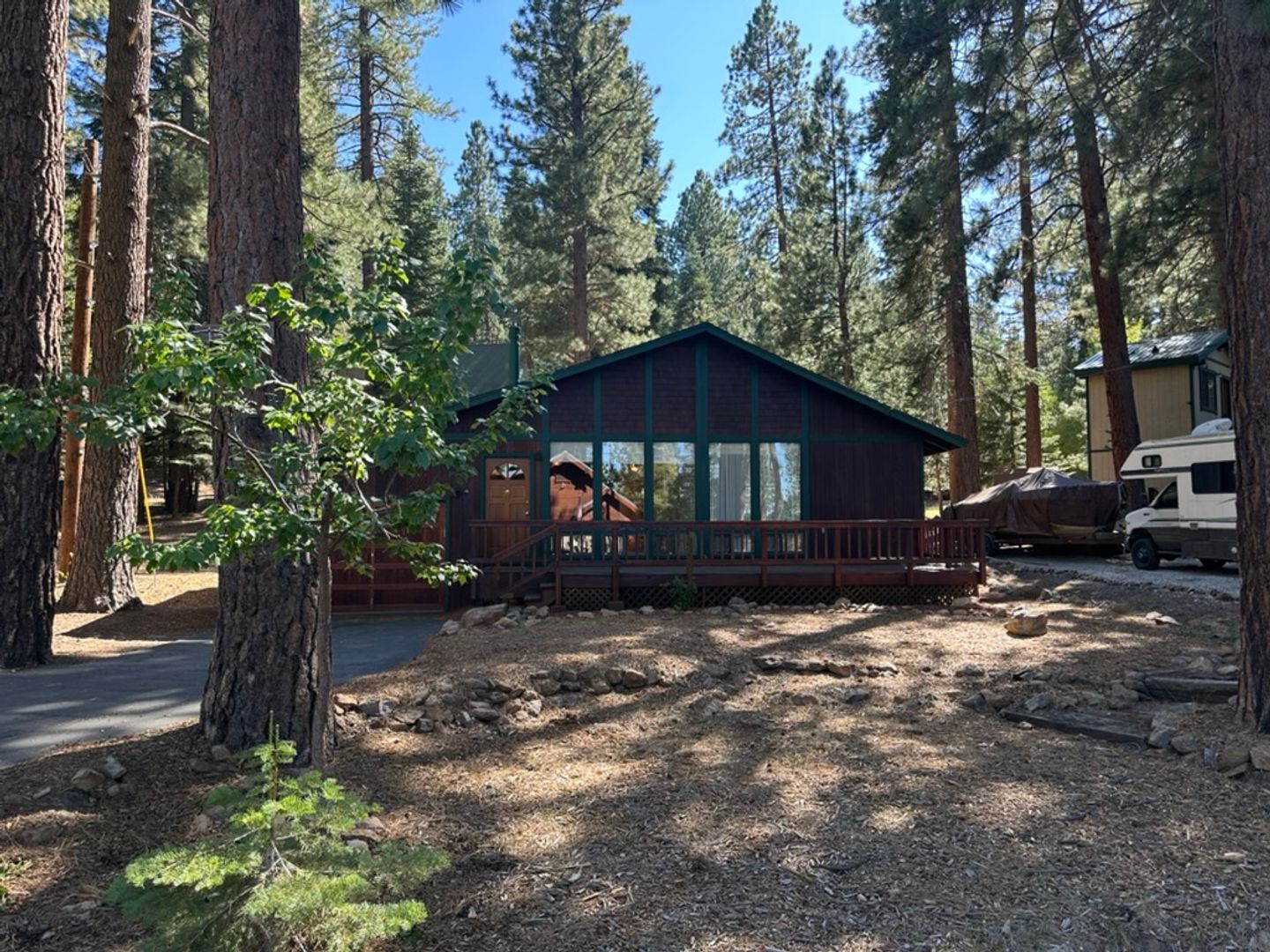 Truckee House: 14975 Donnington