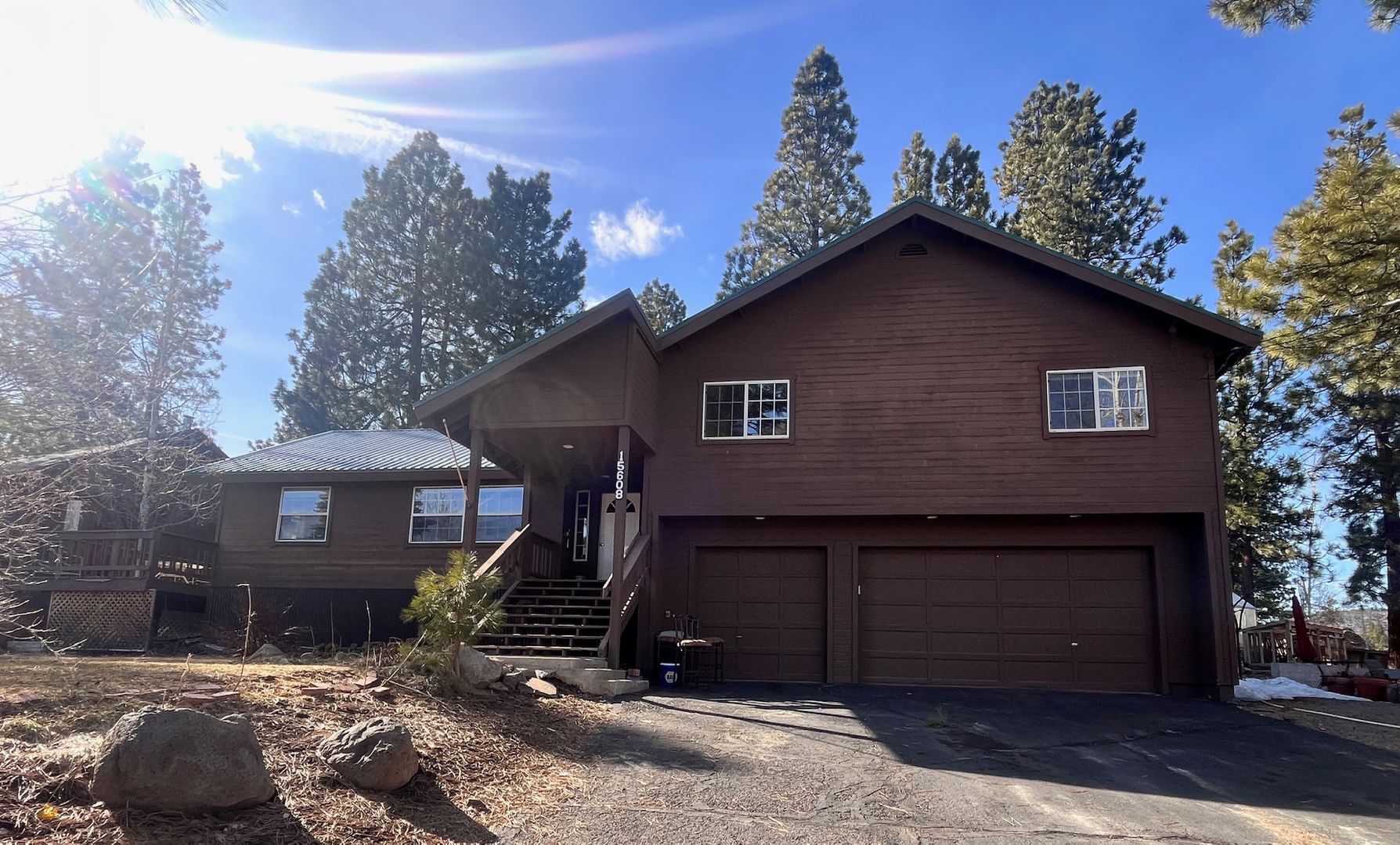 Truckee House: 15608 Waterloo Circle