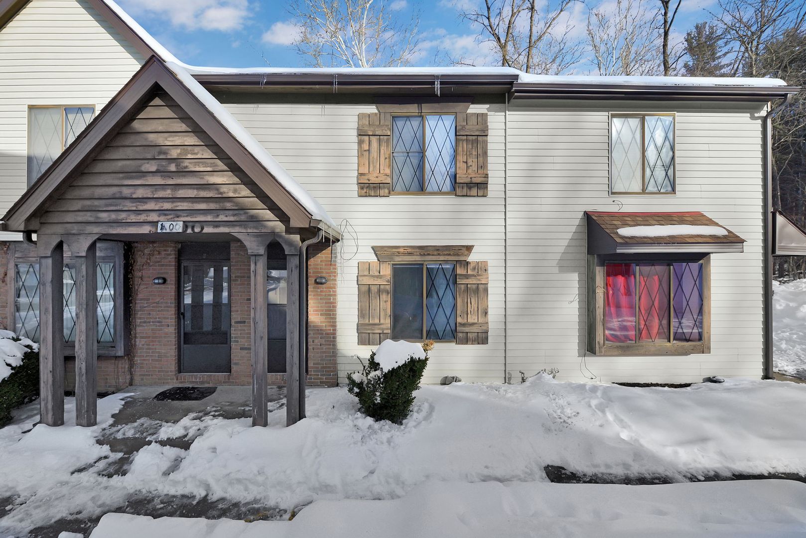 Newark Apartment: 1400 Country Side Drive