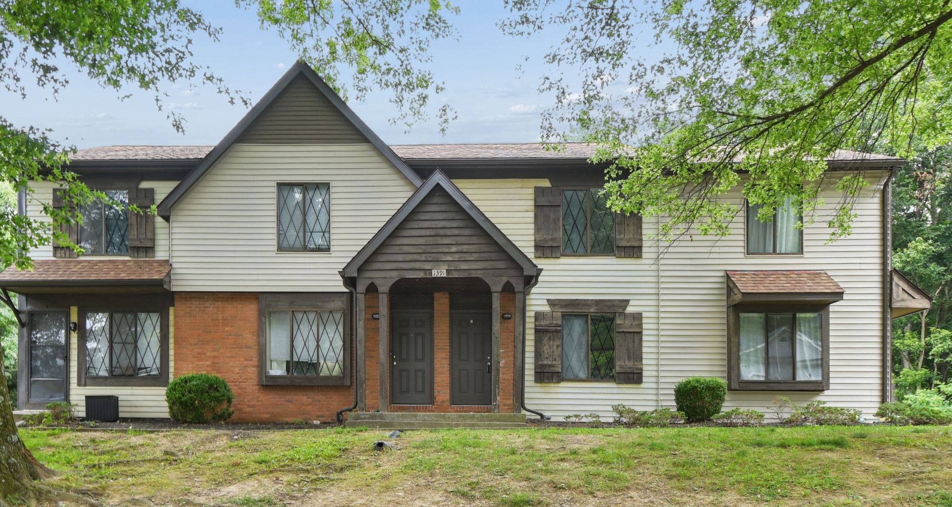 Newark Apartment: 1391 Whispering Way