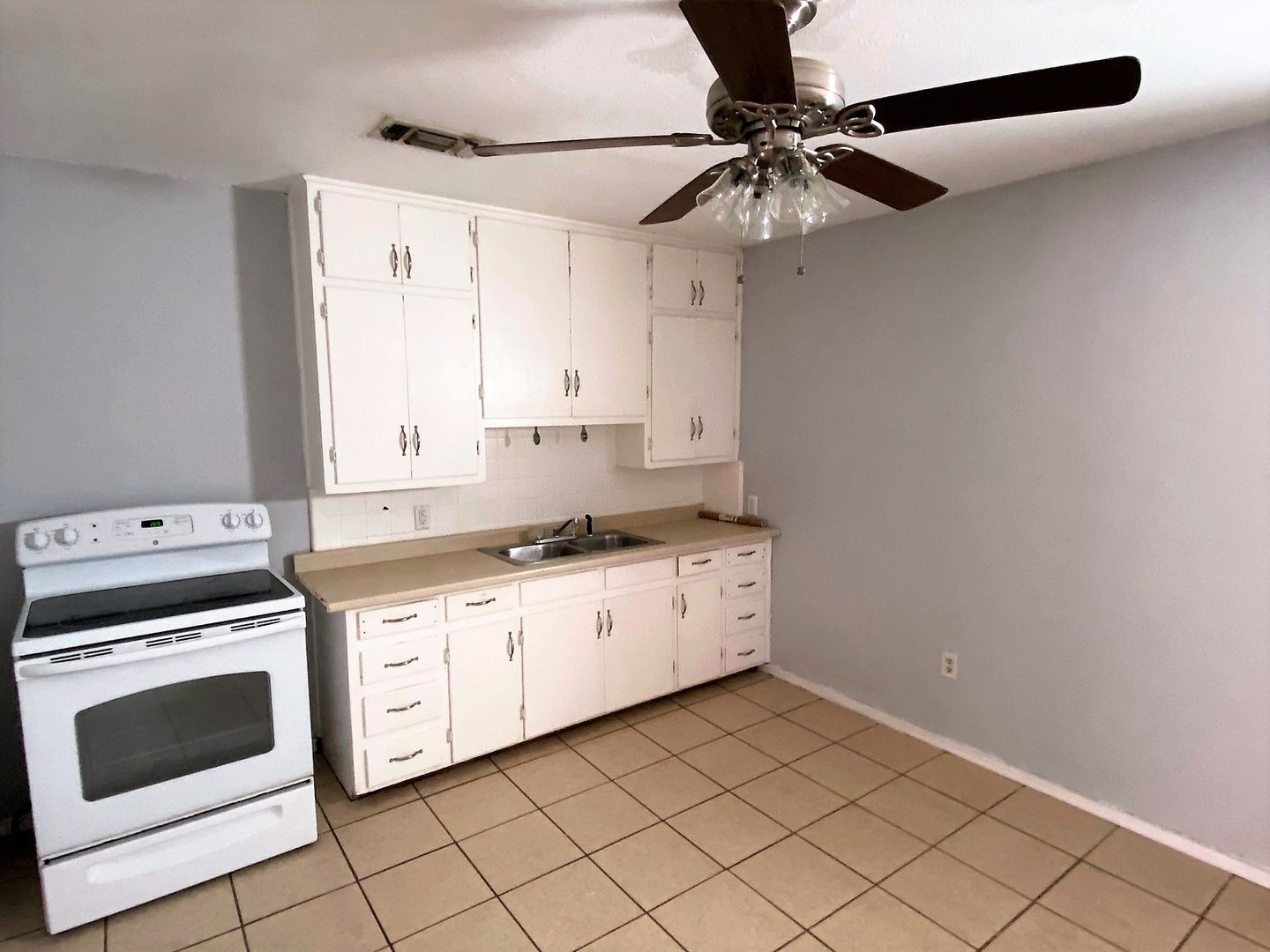 San Angelo House: 225 St. Johns