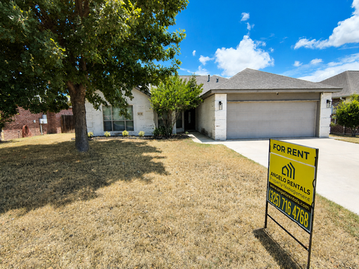 Beautifully maintained 3 bed 2 bath home AVAILABLE NOW! – photo 1