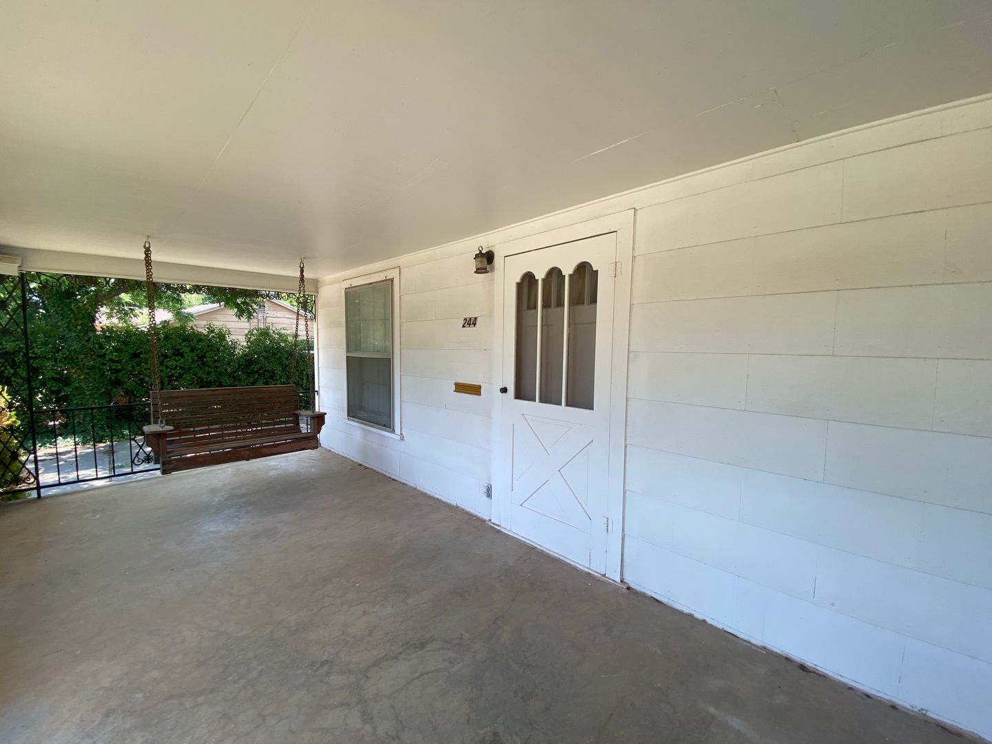 San Angelo House: 244 La Salle Dr.