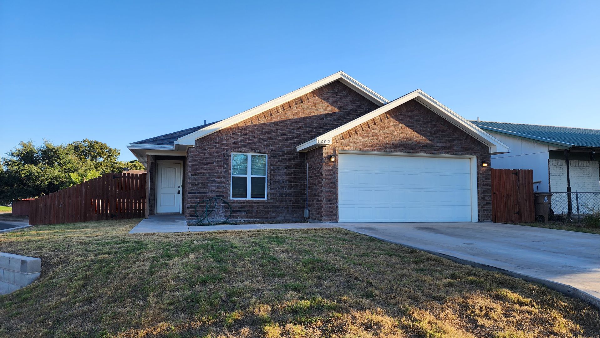 San Angelo House: 1202 S Concho Park Dr