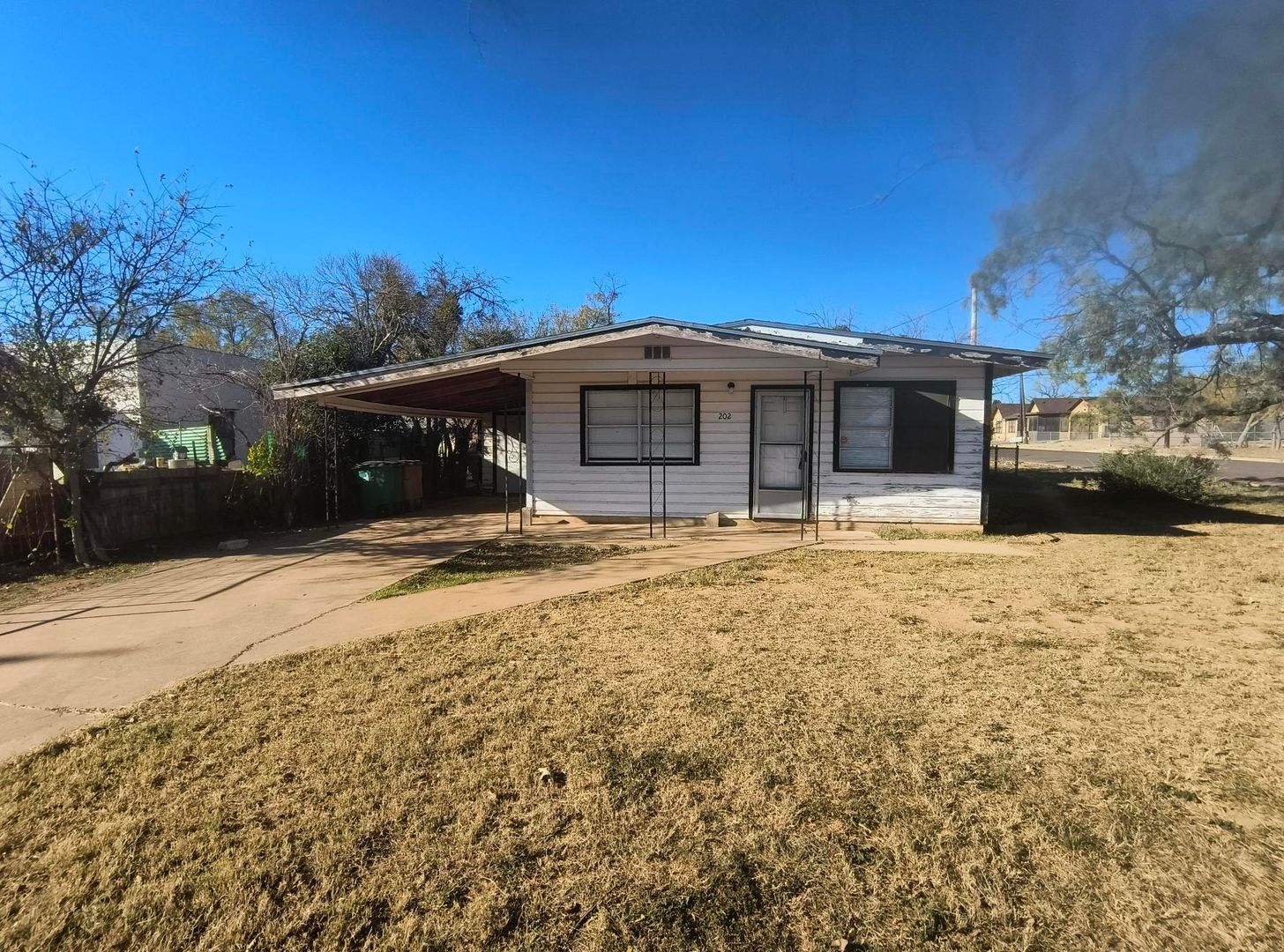 San Angelo House: 202 W 17th St