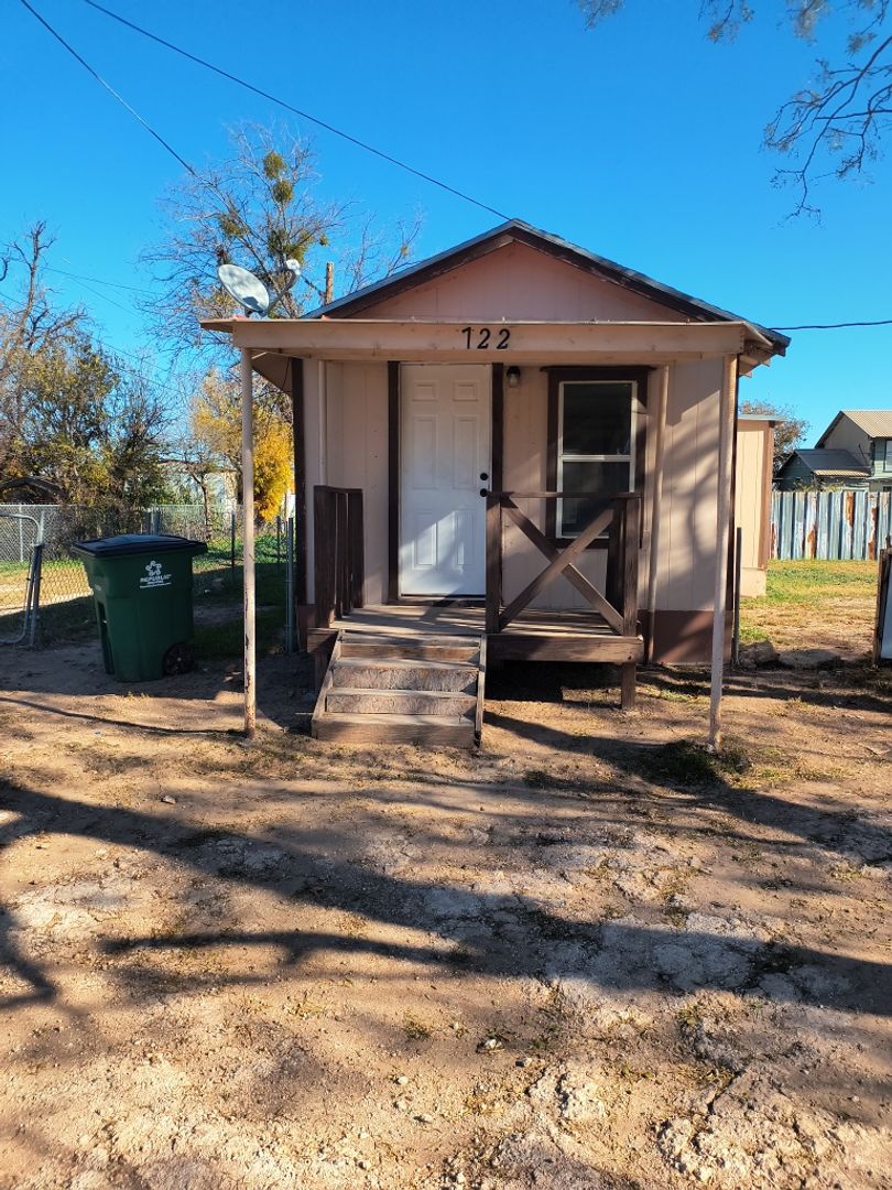 San Angelo House: 722 S Hill