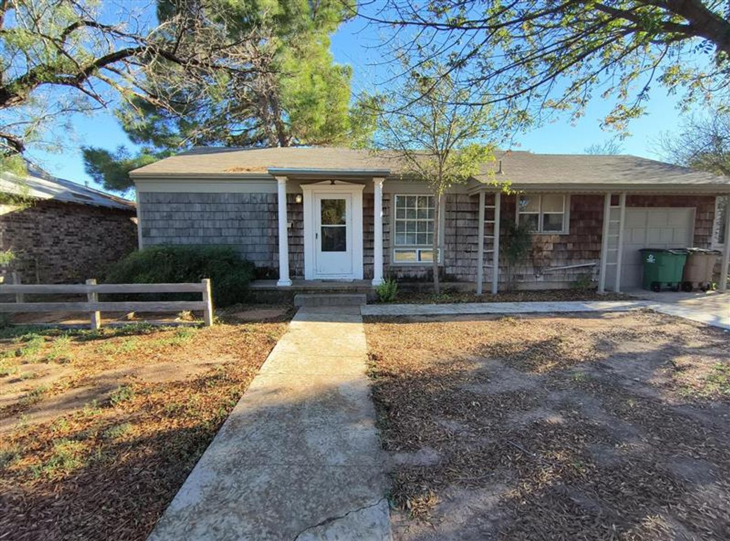 San Angelo House: 2211 Carlton Way