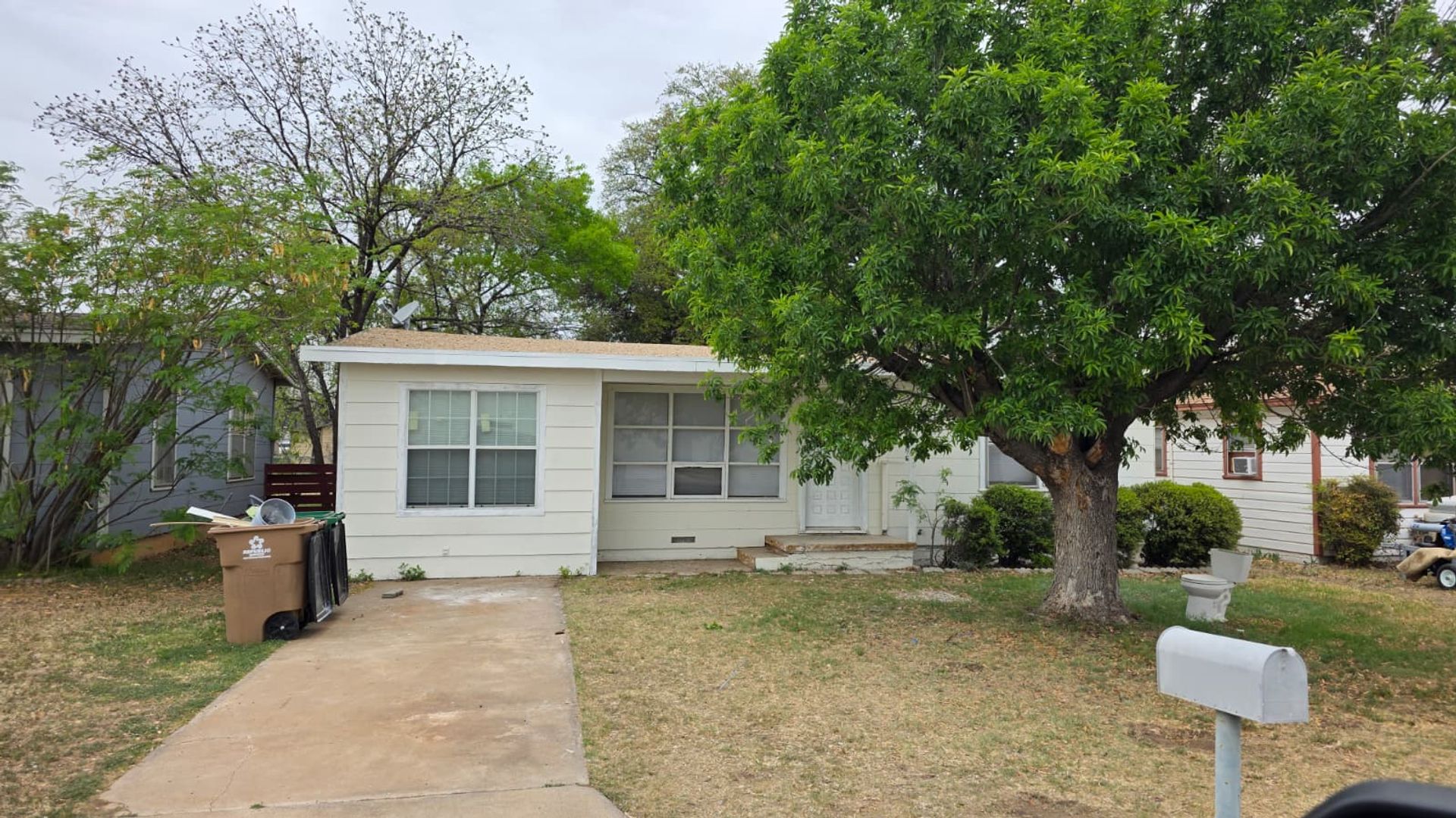San Angelo House: 2430 Rio Grande St