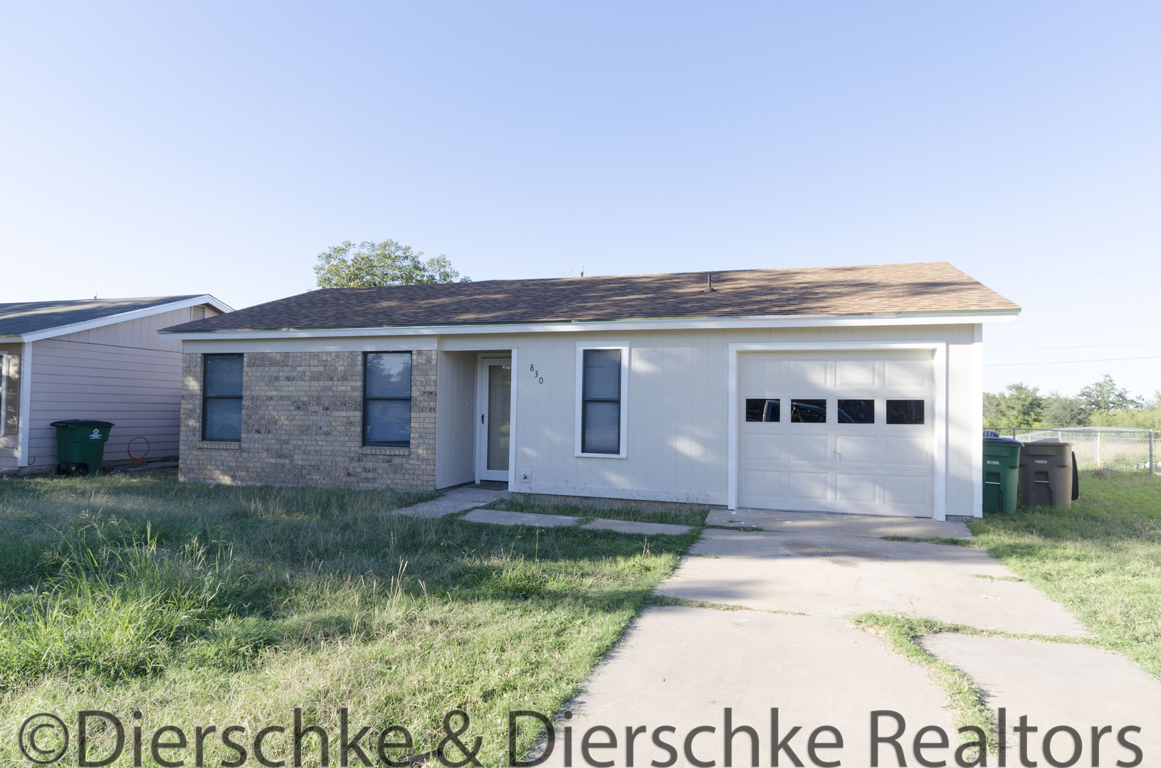 San Angelo House: 830 Van Zandt