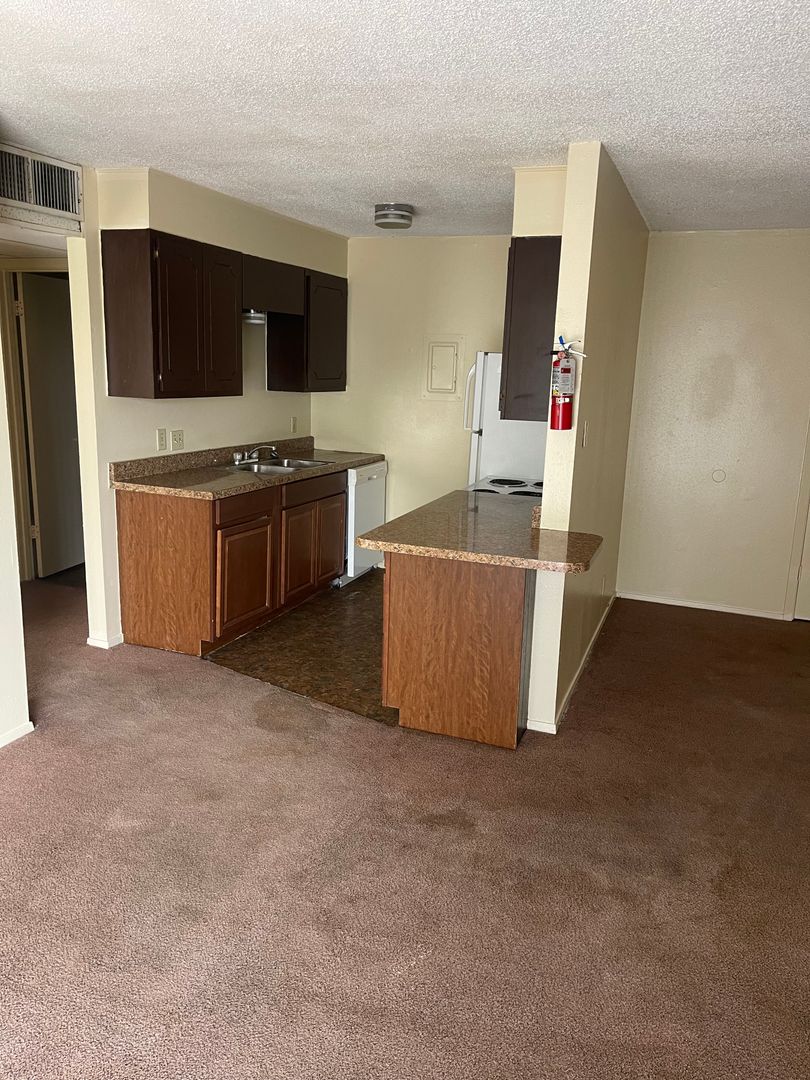 San Angelo Apartment: 1707-1717 Greenwood St