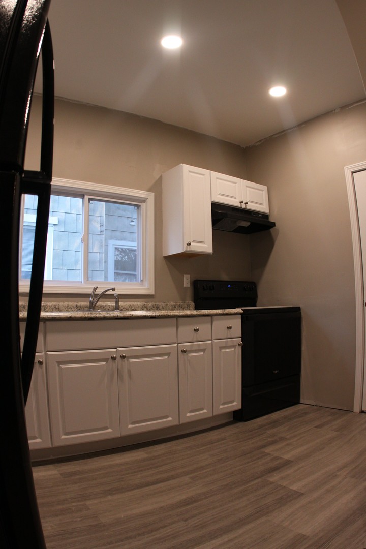 Rochester Apartment: 62 Amherst St