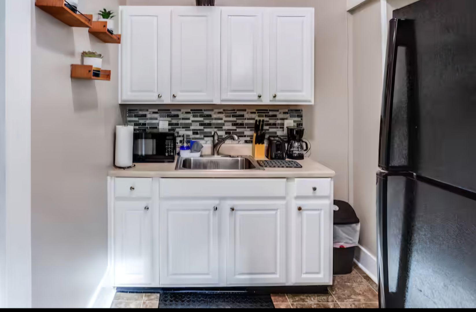 Rochester Apartment: 28 rowley st