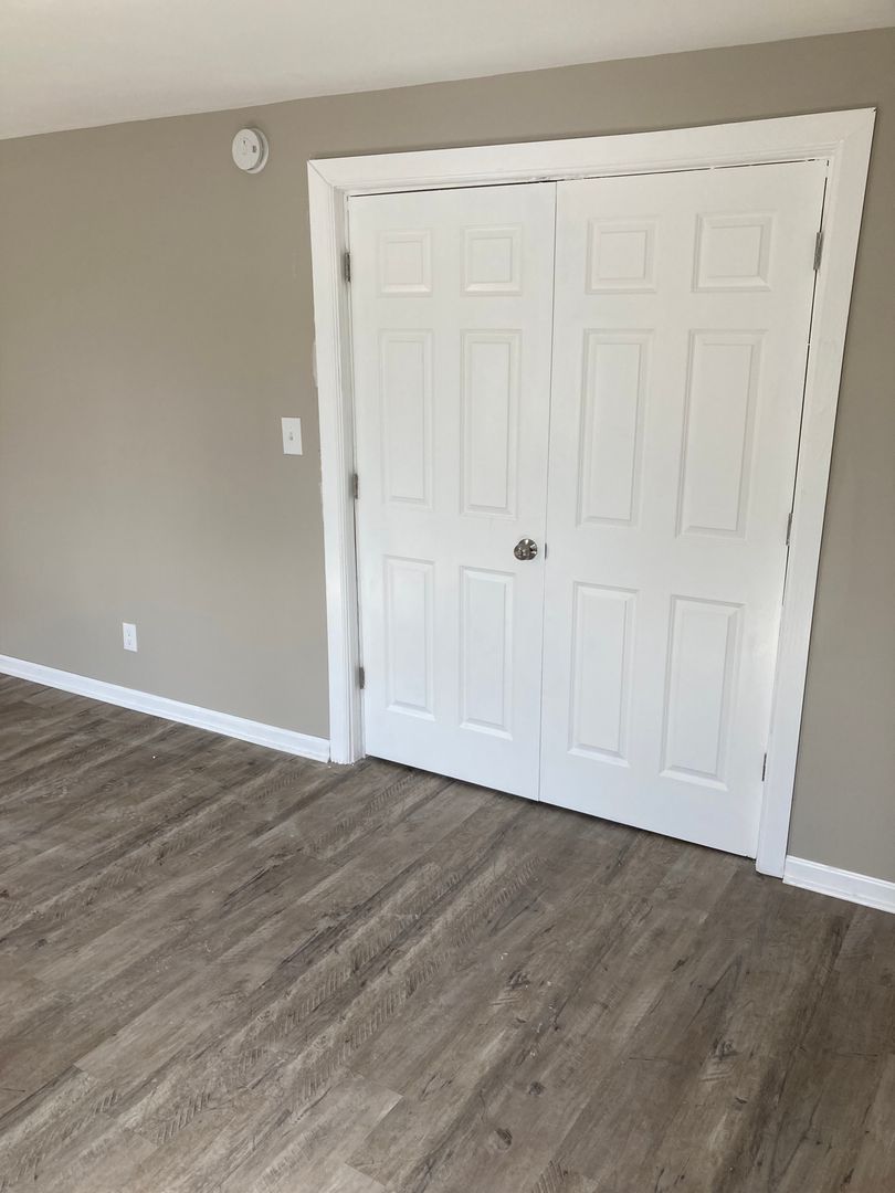 Rochester Apartment: 96 lyndhurst st