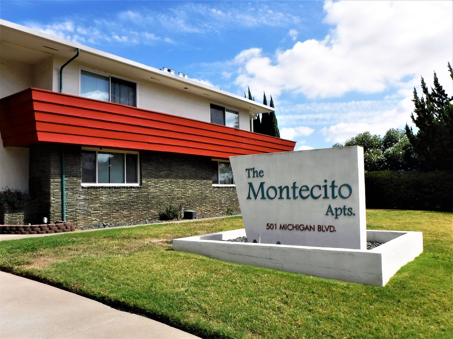 West Sacramento Apartment: 501 Michigan Blvd.