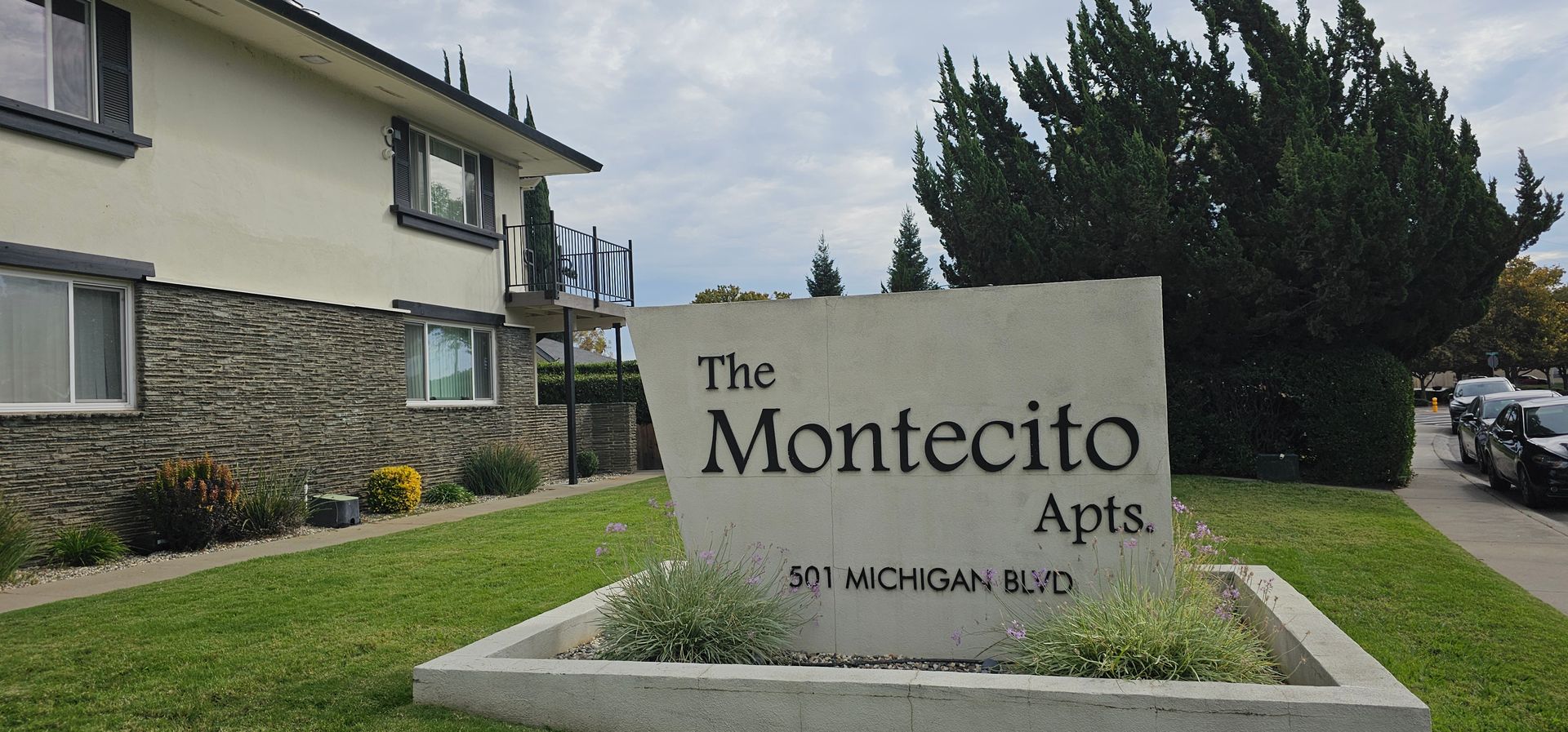 West Sacramento Apartment: 501 Michigan Blvd.