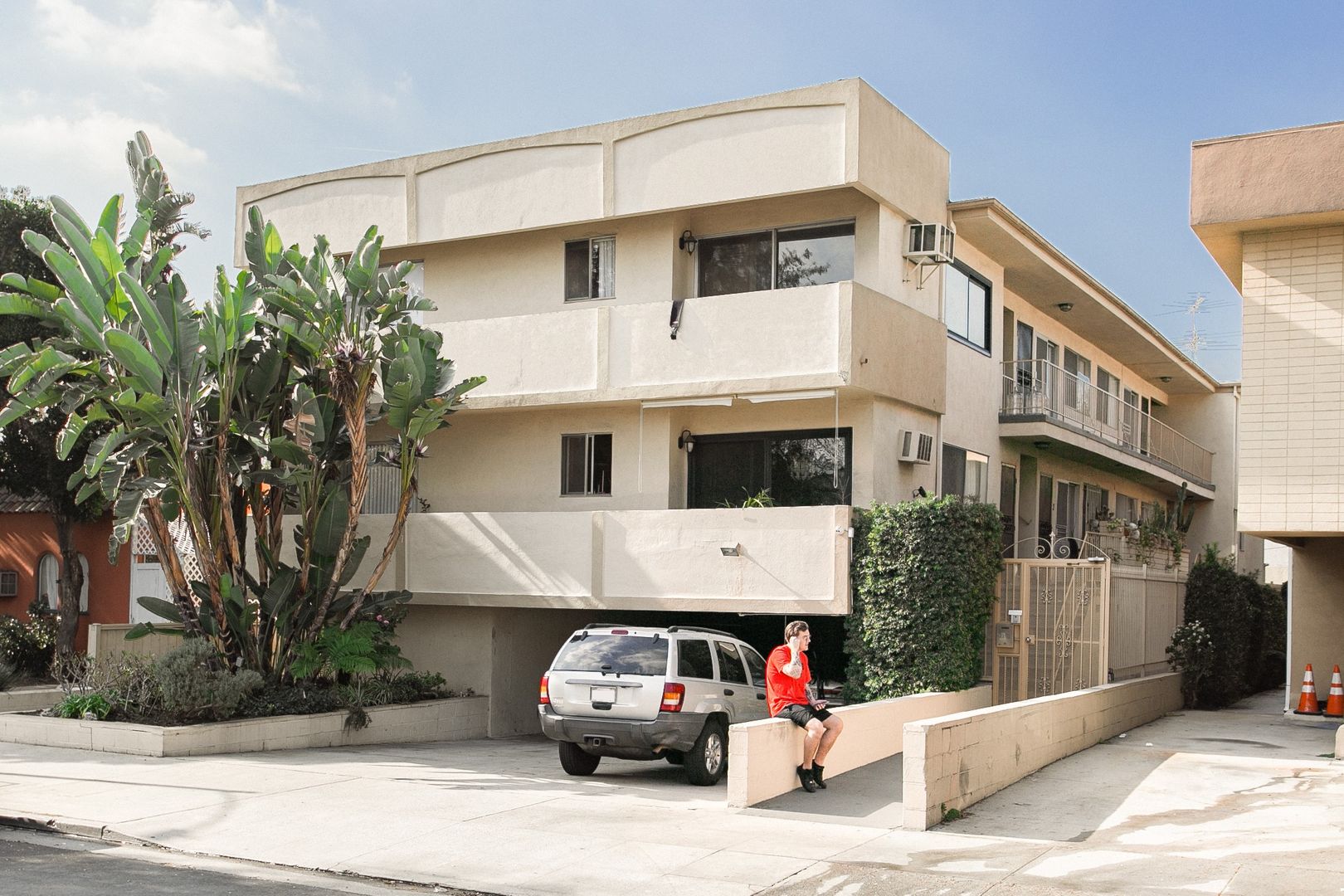 Los Angeles Apartment: 725 Hayworth Ave