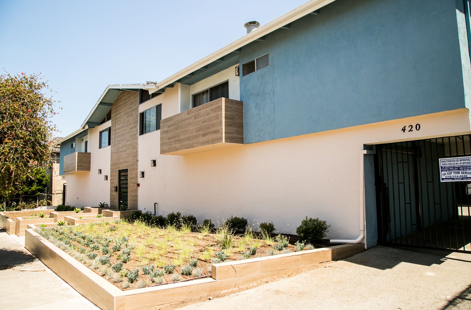 Santa Monica Apartment: 420 Raymond Ave