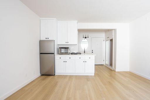 RENOVATED studio Franklin Village - Hollywood – photo 1