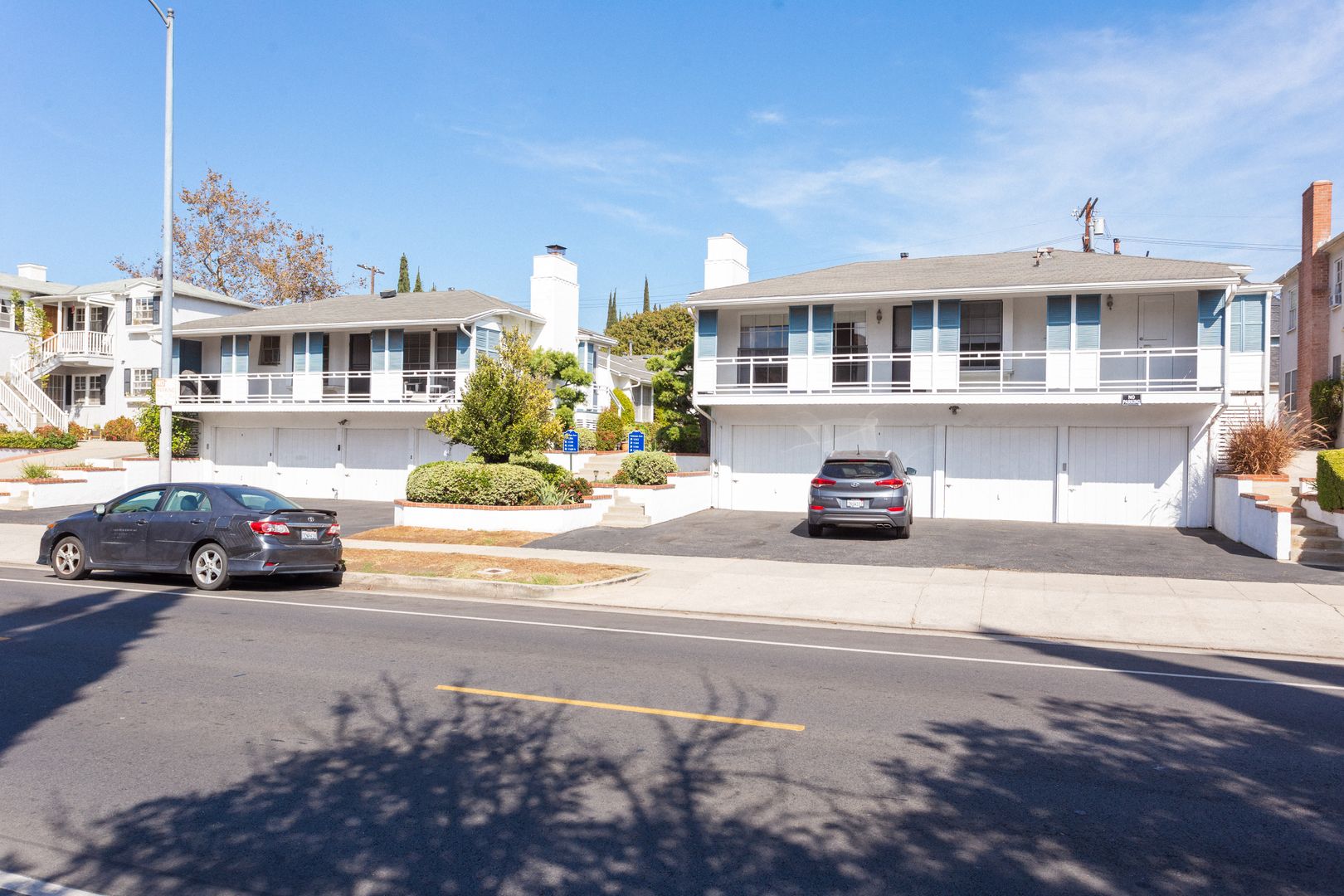 Los Angeles Apartment: 1536-1542  Veteran Ave