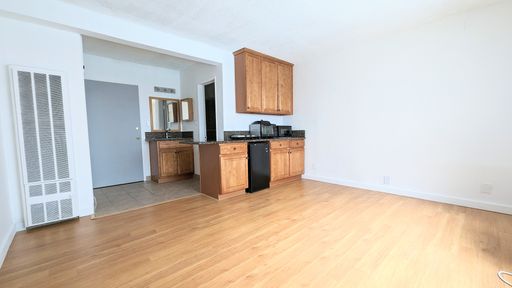 STUDIO IN THE HEART OF HOLLYWOOD!!! – photo 1