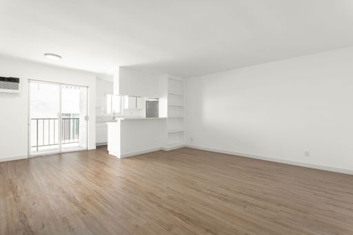 Updated 1 bedroom + 1 bathroom in the heart of West Hollywood! – photo 1