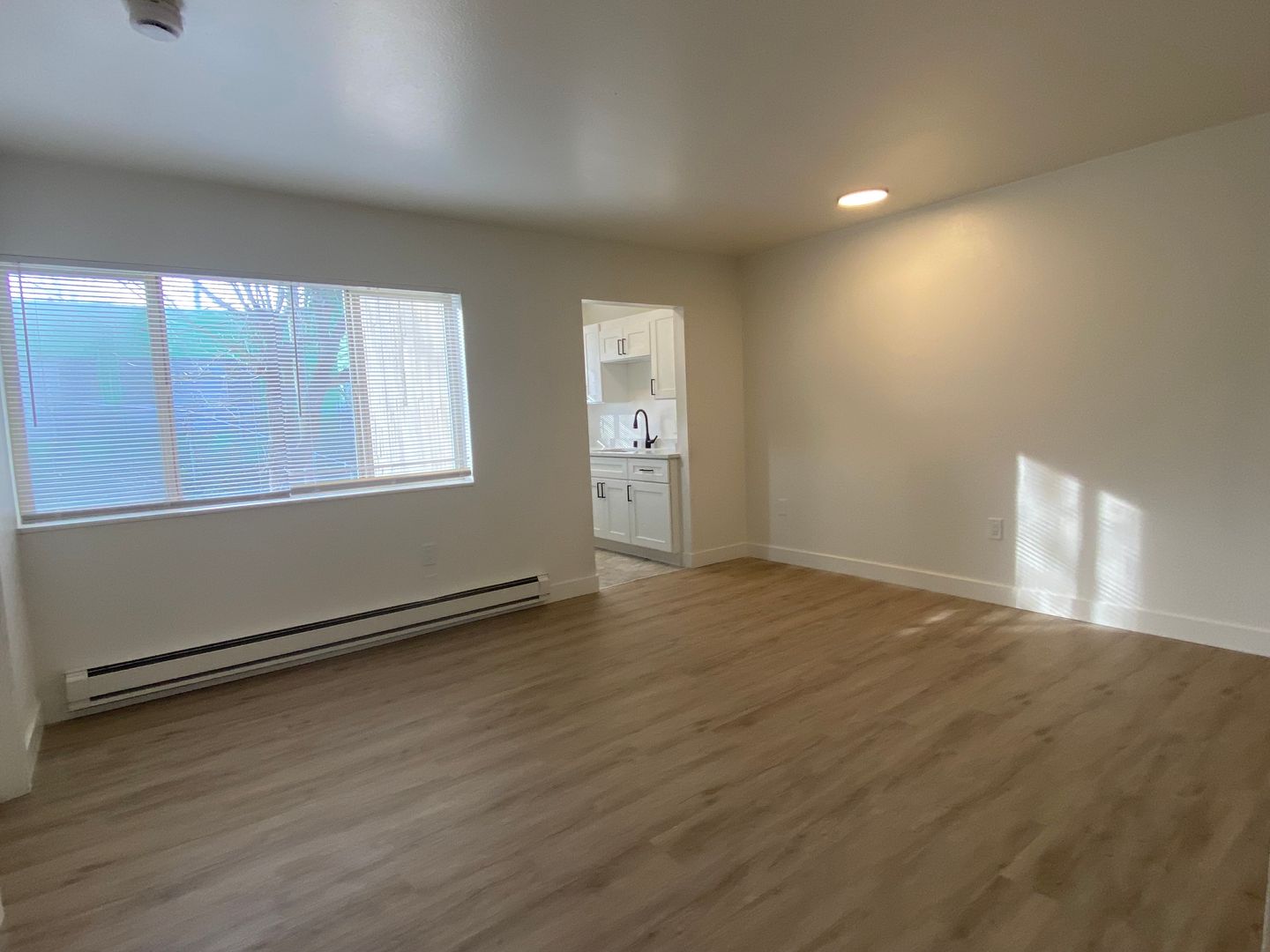 Tacoma Apartment: 1402 Yakima Ave