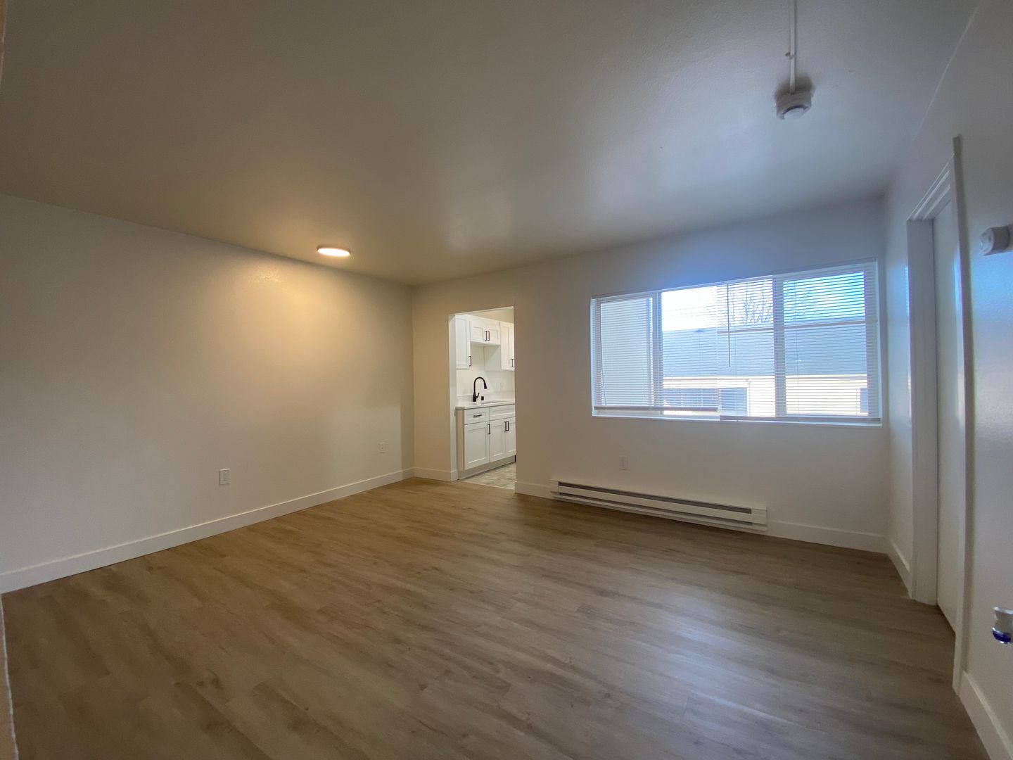 Tacoma Apartment: 1402 Yakima Ave