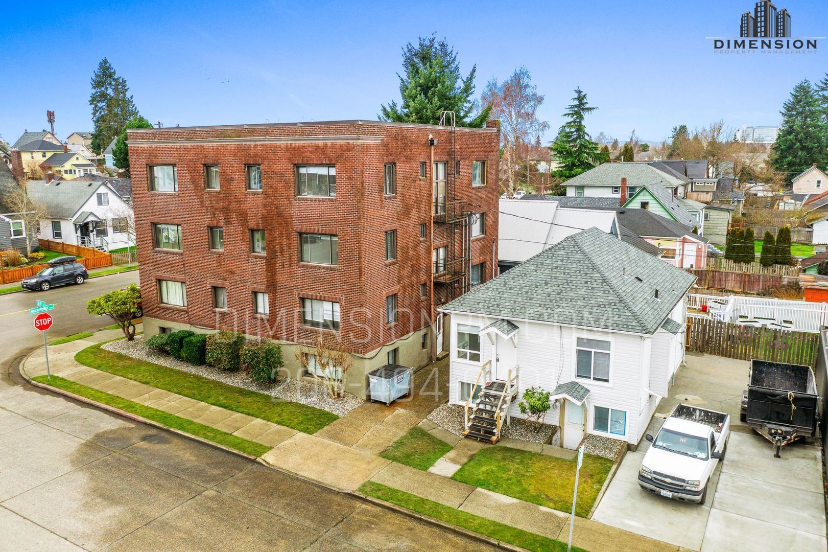 Everett Apartment: 2331 Rockefeller Ave