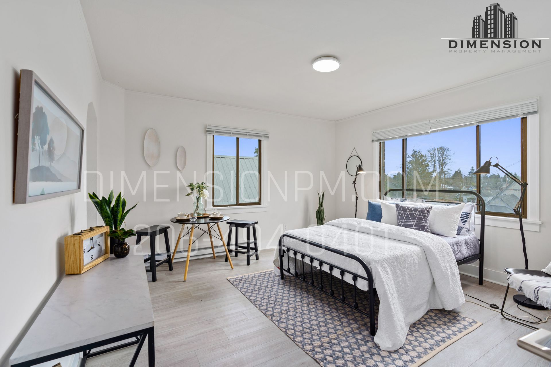 Everett Apartment: 2331 Rockefeller Ave