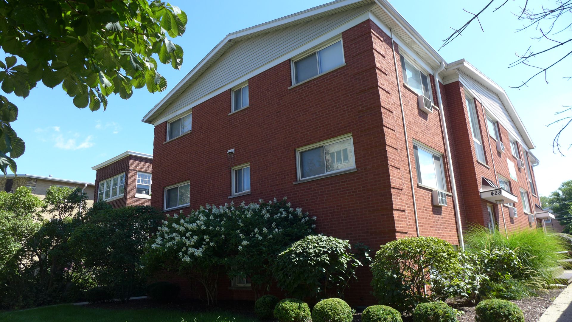 Oak Park Apartment: 428 S. Scoville