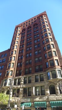 Totally Remodeled 2 Bedroom 2 Bath Heart of Printers Row! Available *1 Month Free Rent* – photo 1