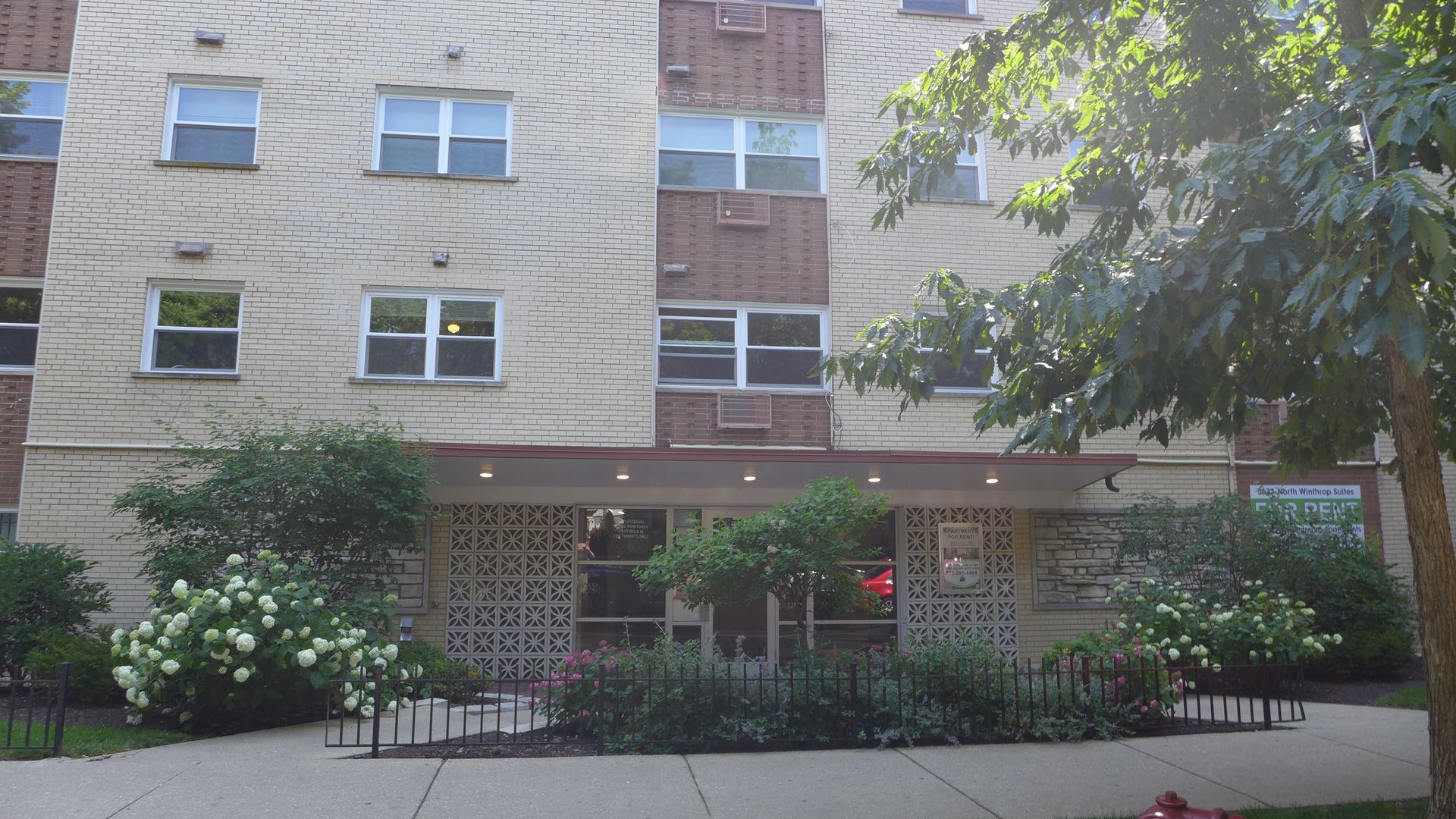 Chicago Apartment: 5633 N. Winthrop