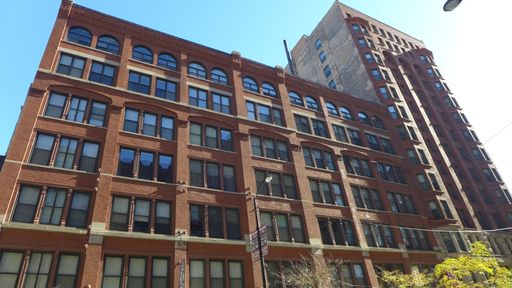 Fully Renovated Studio Loft In Printers Row! – photo 1