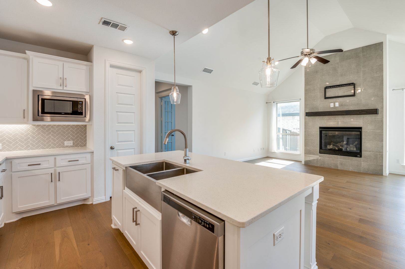 Celina House: 1625 Daisy Corner Drive