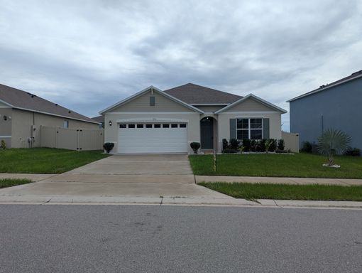4 Bed 2 Bath Rental at 1903 Henin Circle, Tavares, FL – photo 1