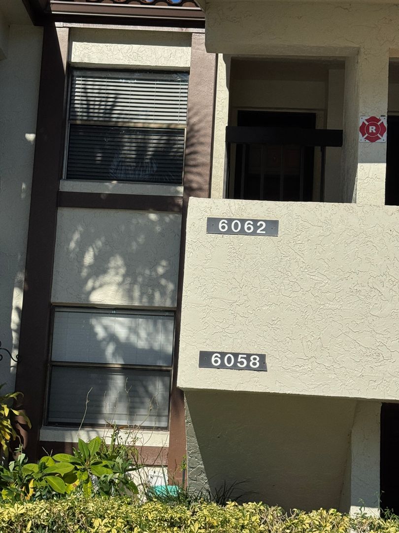 Orlando Condo: 6062 Willowpointe Circle, #203
