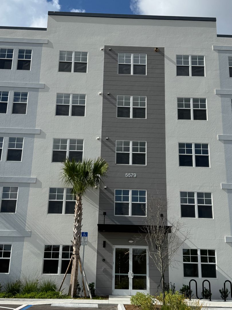 Orlando Condo: 5579 Millenia Park Blvd