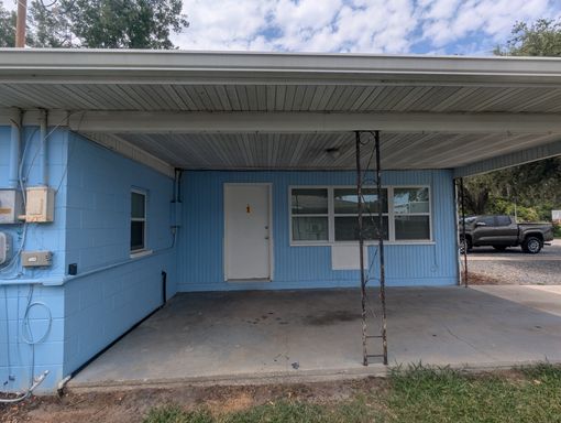 First Floor One Bedroom, One Bathroom For Rent, Pets Welcome, and Private Covered Parking – photo 1