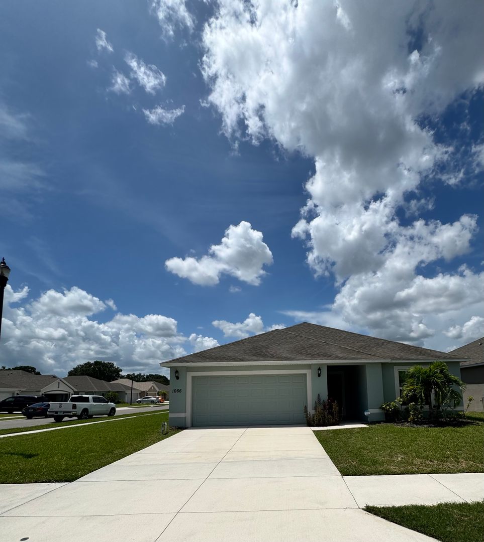 Palm Bay House: 1066 Dania Circle, NE
