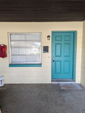 Spacious 2-Bedroom, 1-Bath First-Floor Apartment for Rent. Furry friends welcome!