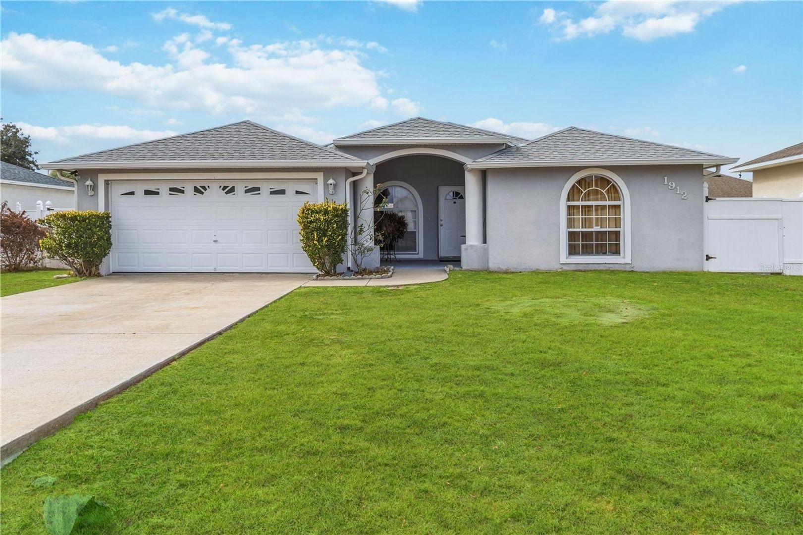 Poinciana House: 1912 Manatee Drive