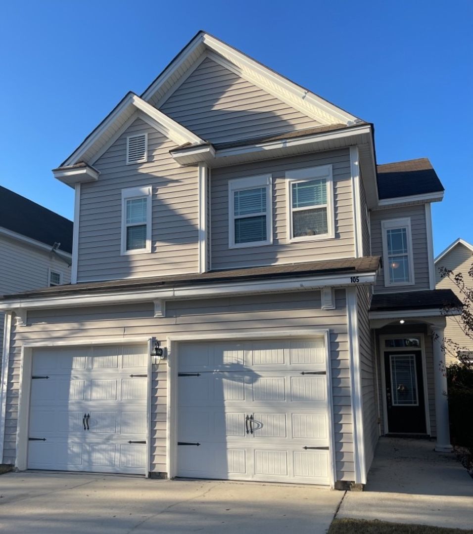 Richmond Hill House: 105 Summer Hill Way