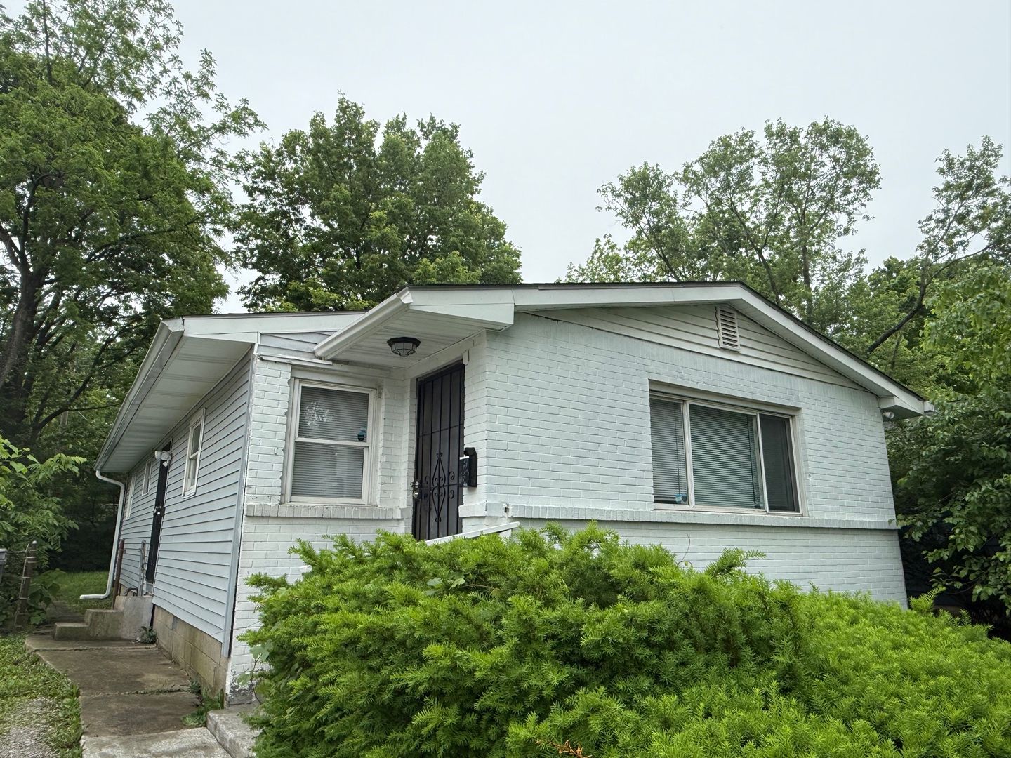 Indianapolis House: 3149 N Gladstone Avenue