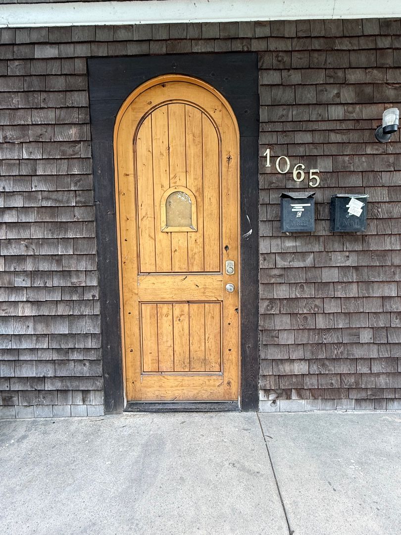 Indianapolis Apartment: 1065 W 33rd Street