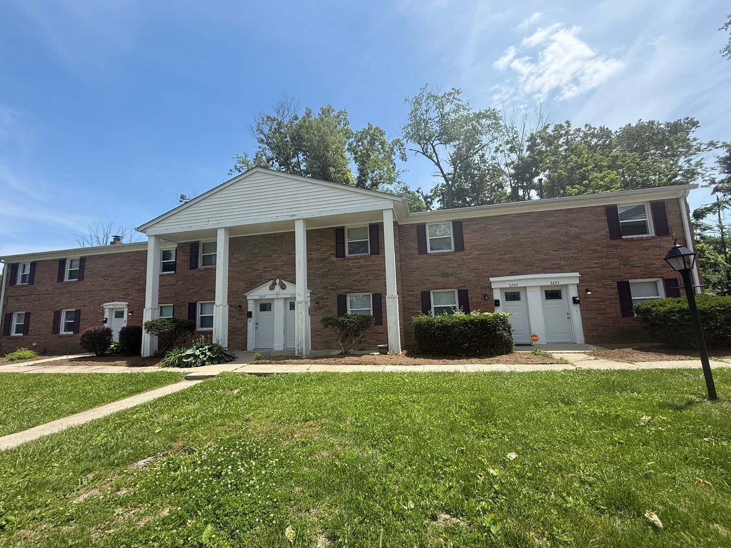 Lawrence Apartment: Boy Scout Road