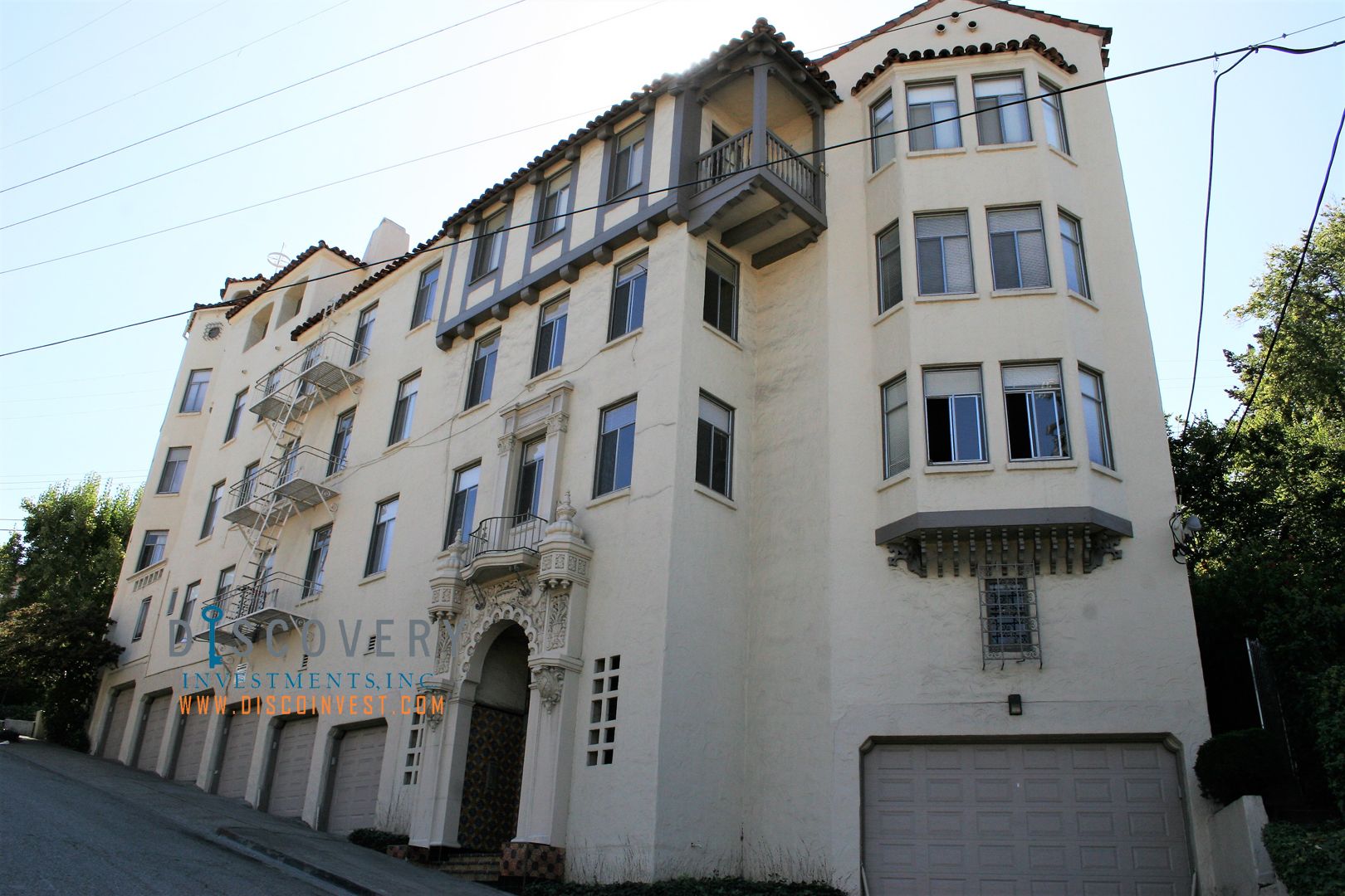 Oakland Apartment: 2551 Ivy Drive