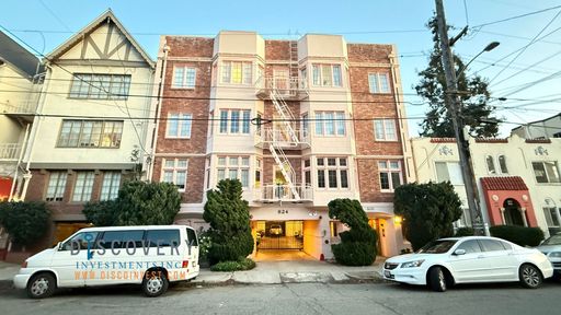 Pending! Upper Grand Avenue One Bedroom in Medieval Style Building – photo 1
