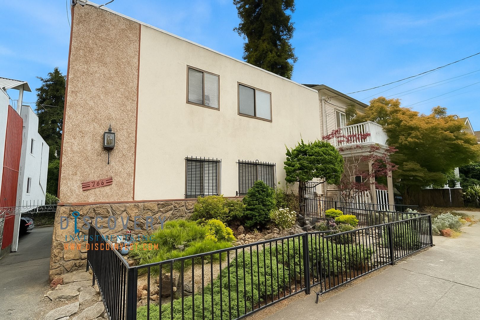 Oakland Apartment: 266 Athol Avenue