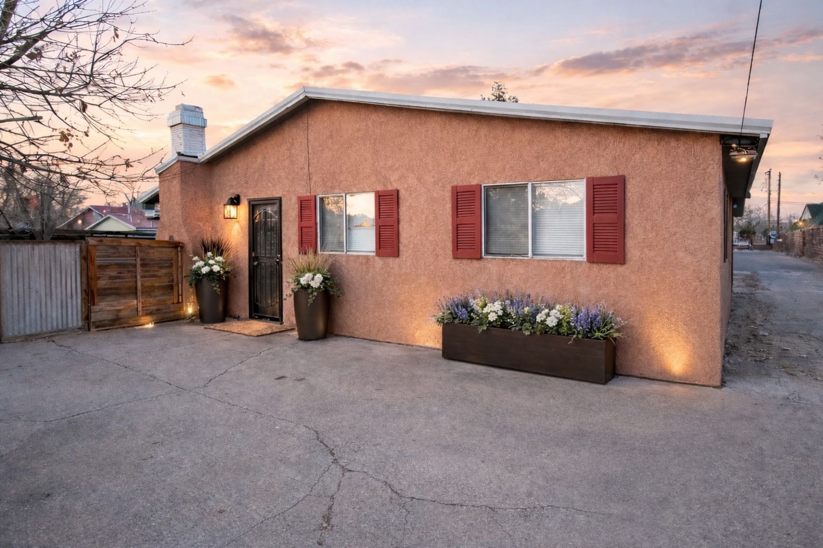 Albuquerque House: 1414 Griegos Rd NW