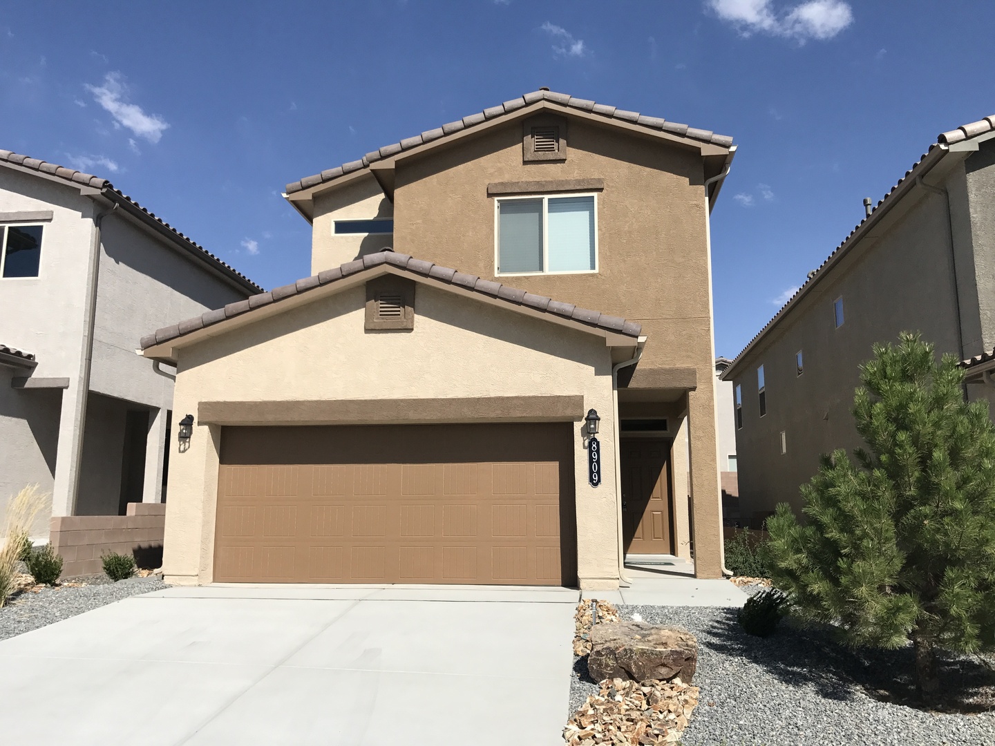 Albuquerque House: 8909 Warm Wind Place NW